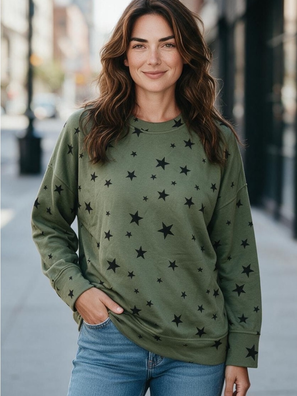 NWOT Women’s Olive Star Print Pullover Sweatshirt